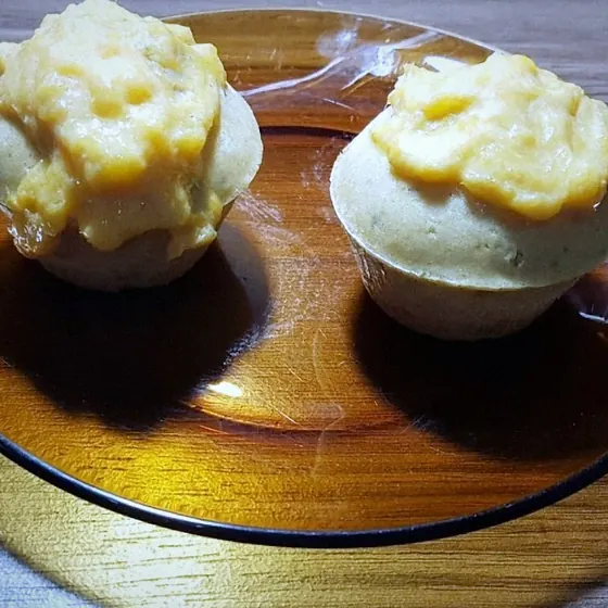 Bolinho de maçã com geleia